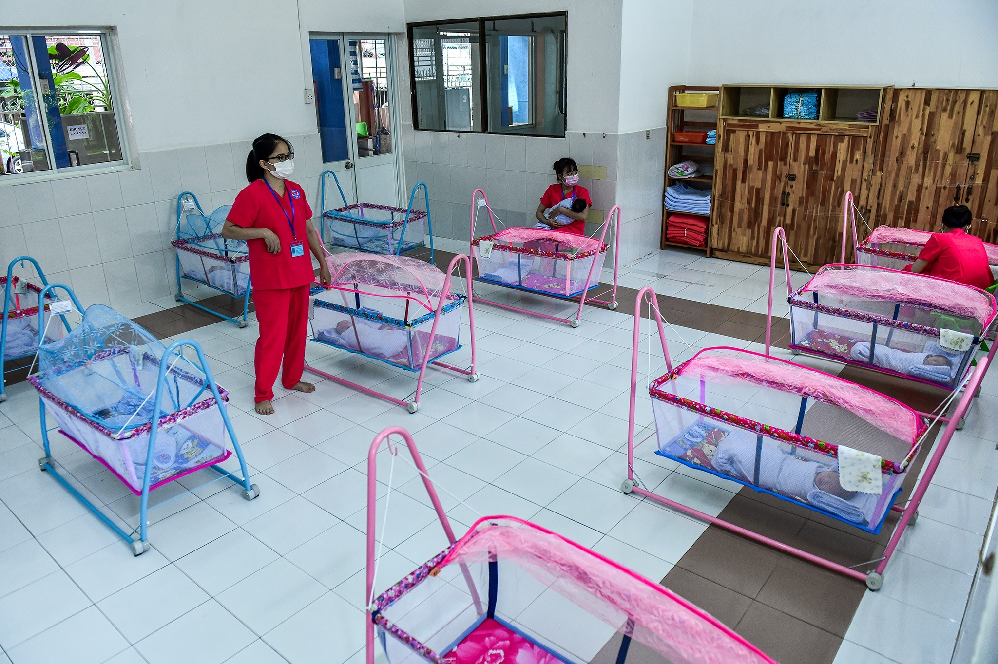 ho tro tre em mo coi do dich Covid-19 anh 1