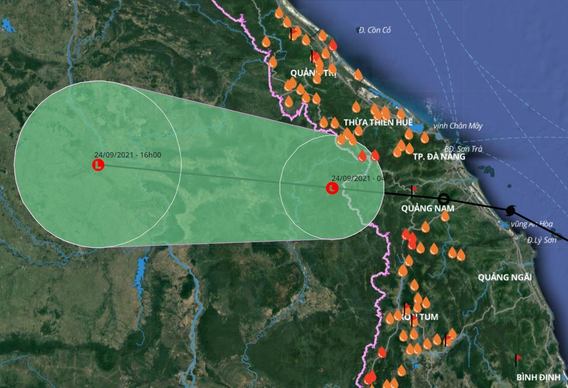 Bao so 6 suy yeu, mien Trung mua lon hinh anh