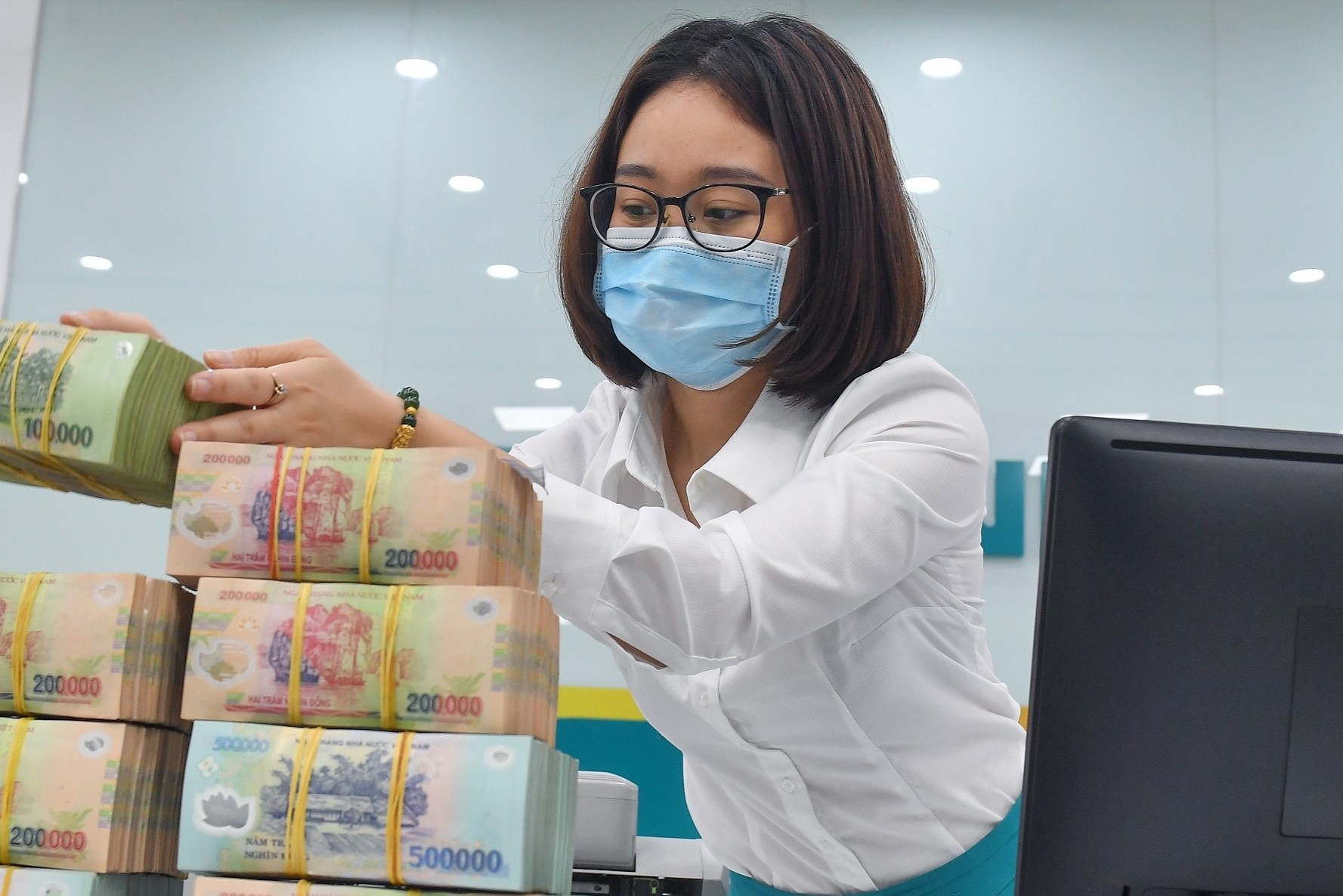 De nghi thanh tra viec chao ban san pham tai chinh cua ngan hang hinh anh