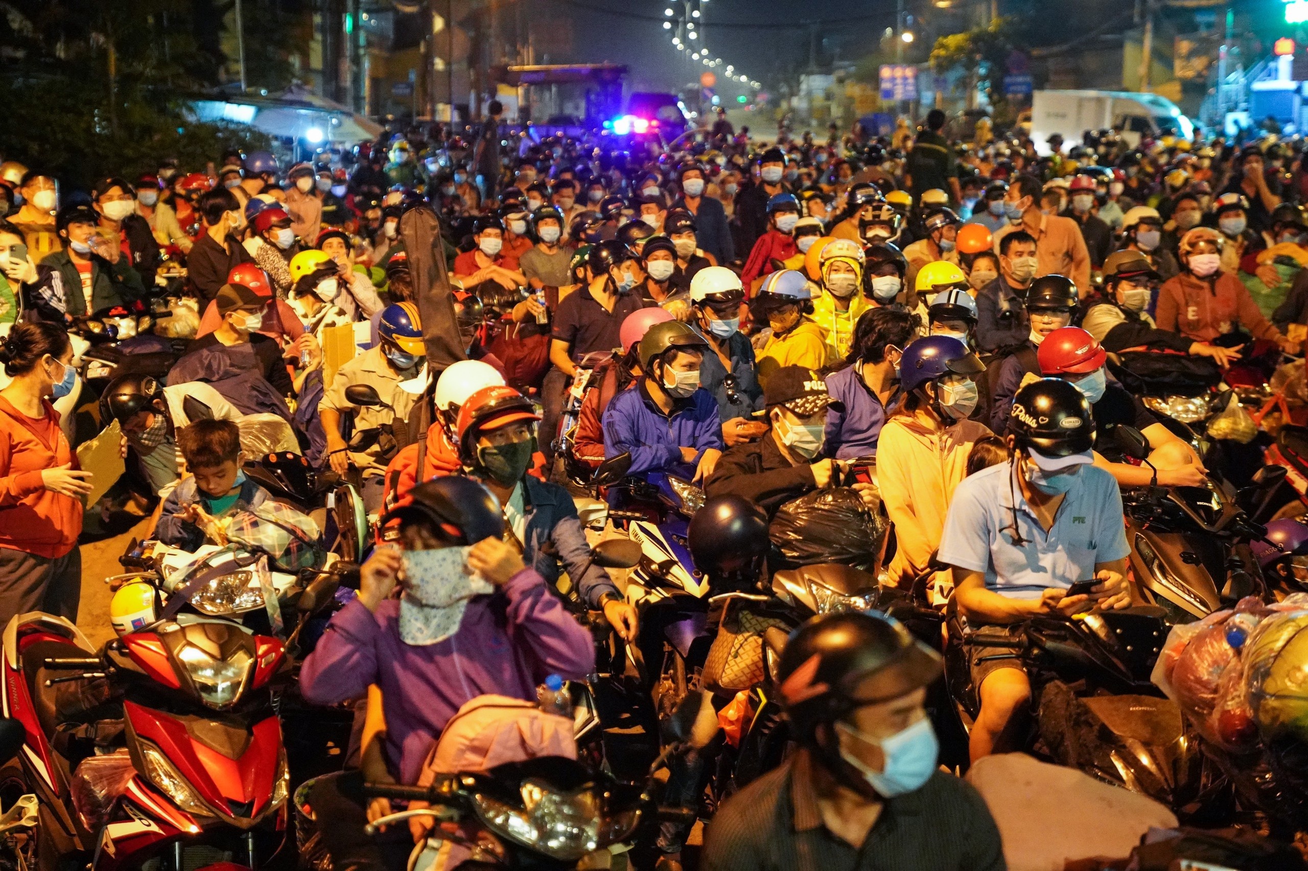 thieu hut lao dong o TP.HCM anh 1