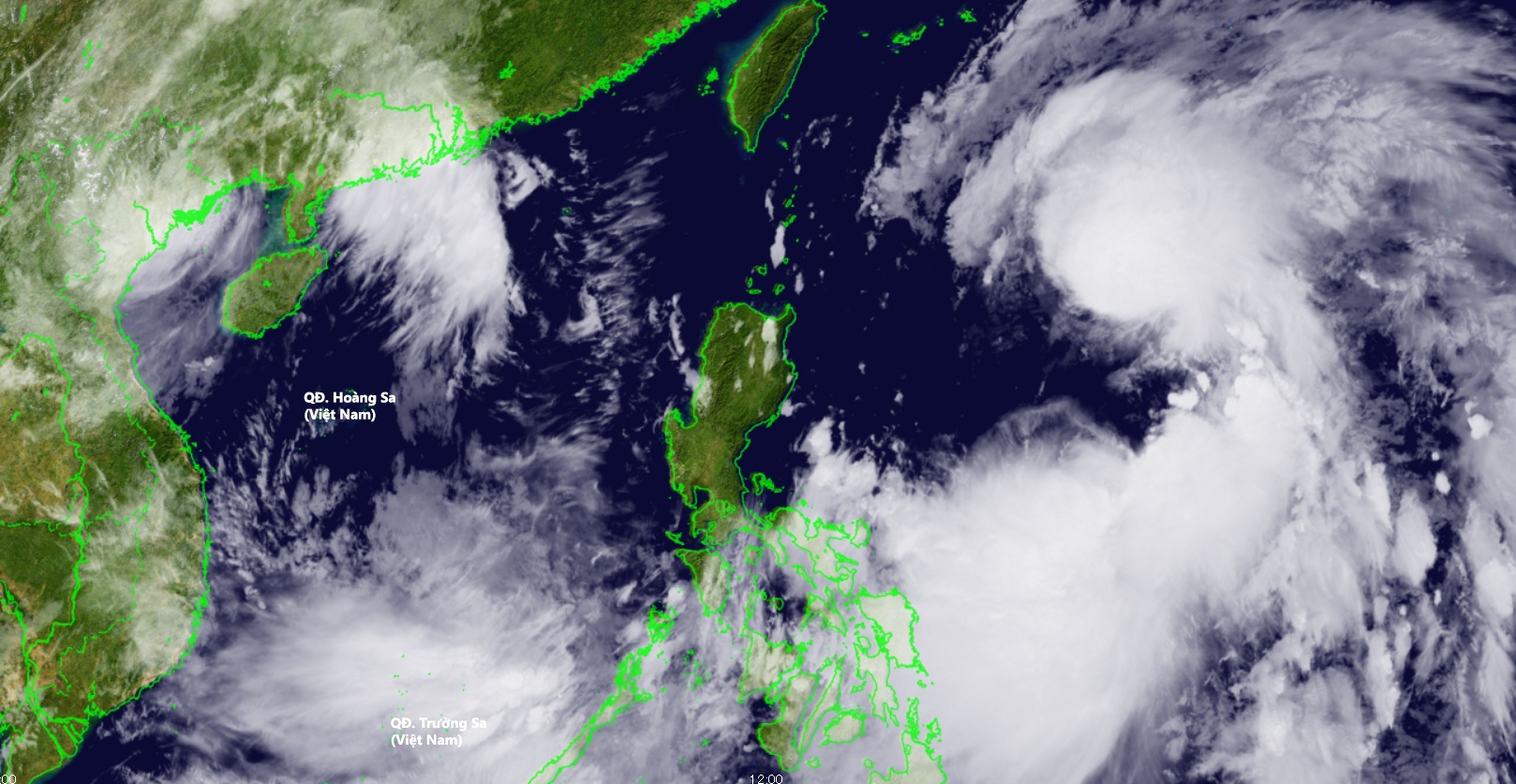 nguoi dan hoi huong khi mua bao anh 2