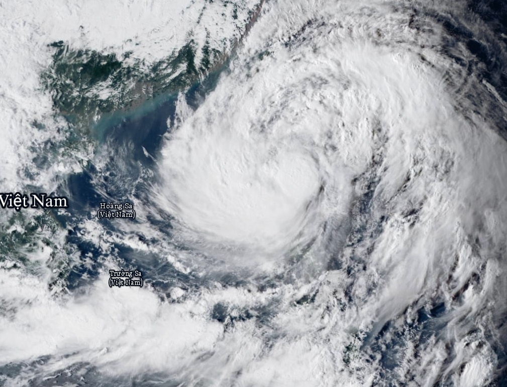 Vi sao bao don dap xuat hien o Bien Dong? hinh anh