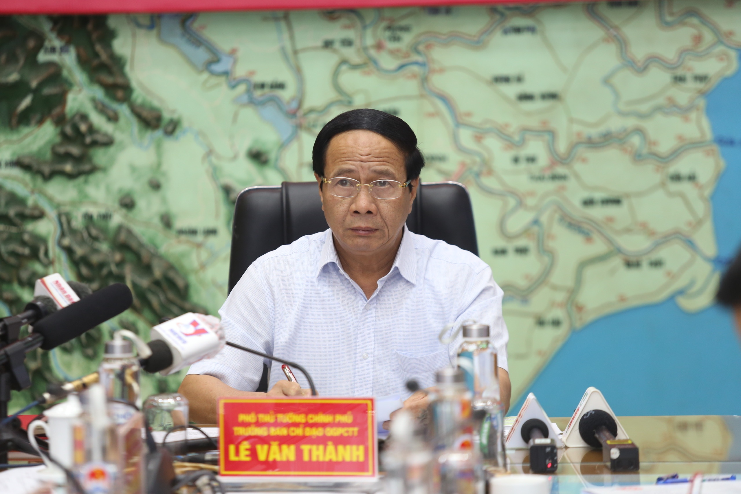 ung pho bao so 8 tren Bien Dong anh 2