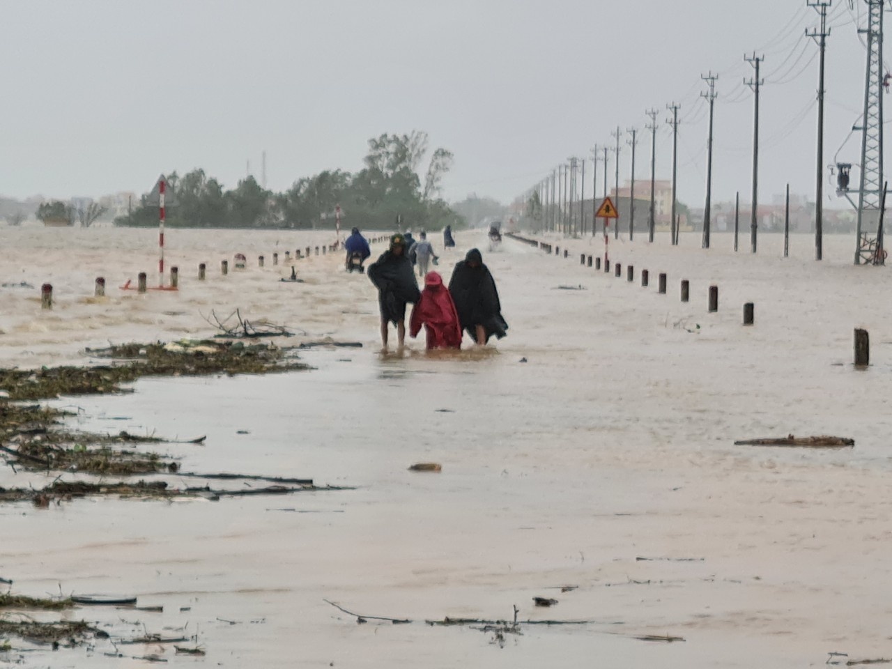 mua lon o mien Trung anh 1