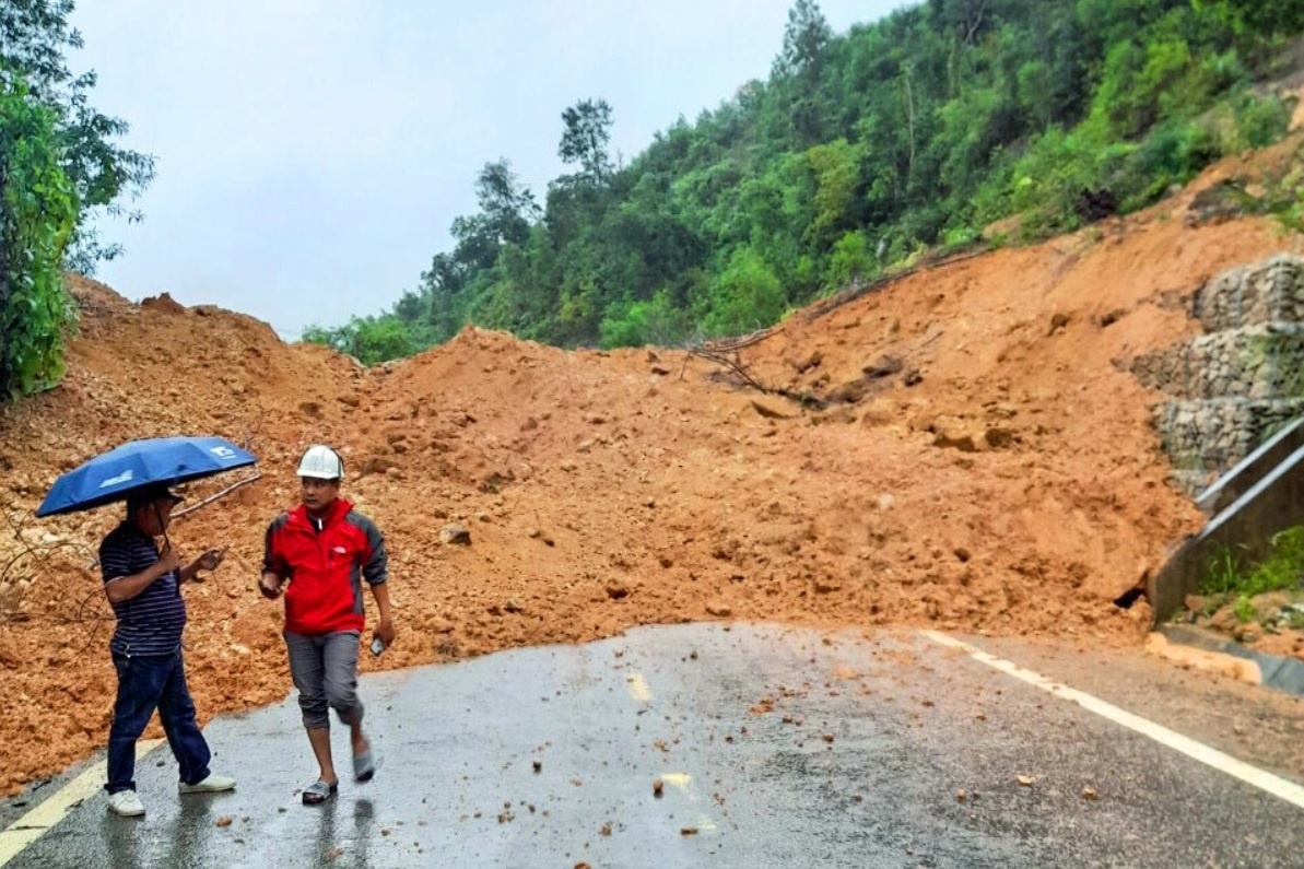 mua lon o mien Trung anh 1