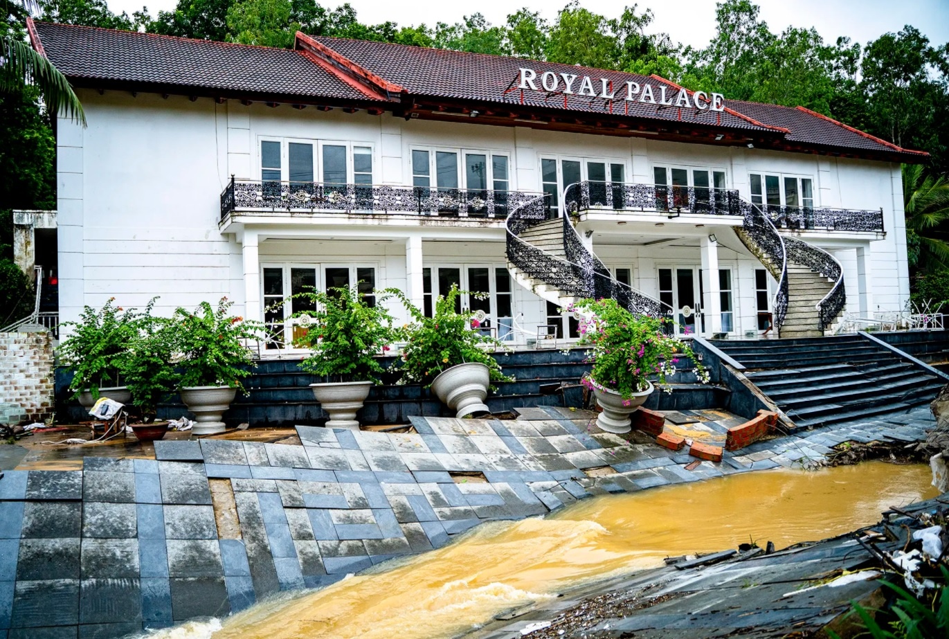 mua lon o mien Trung anh 1