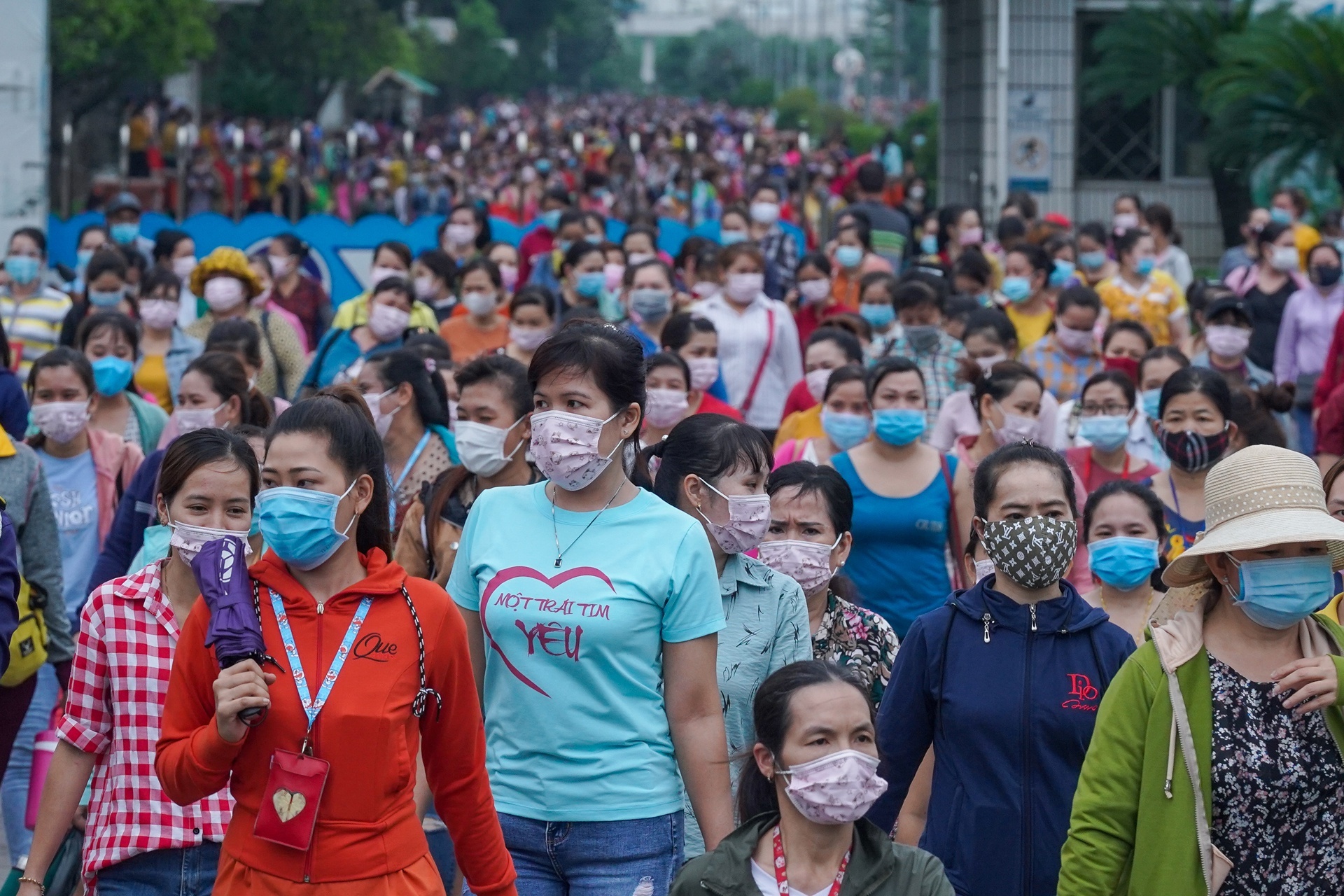 De xuat 7 nhom giai phap phuc hoi thi truong lao dong hinh anh