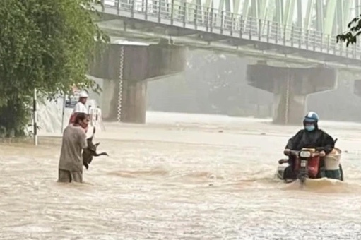 Dot mua lu o mien Trung boc lo nhieu bat cap hinh anh