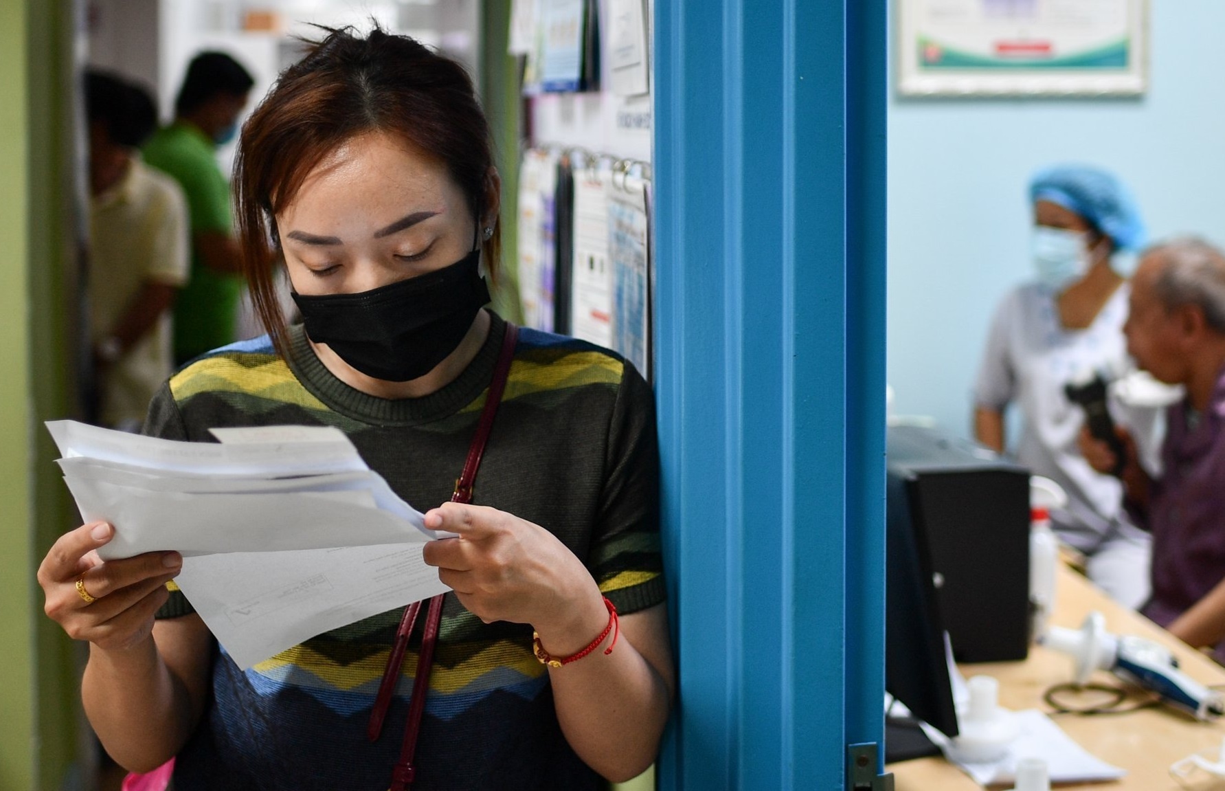 Nguoi dan lac vao ‘ma tran’ khai bao online khi lam chung nhan F0 hinh anh