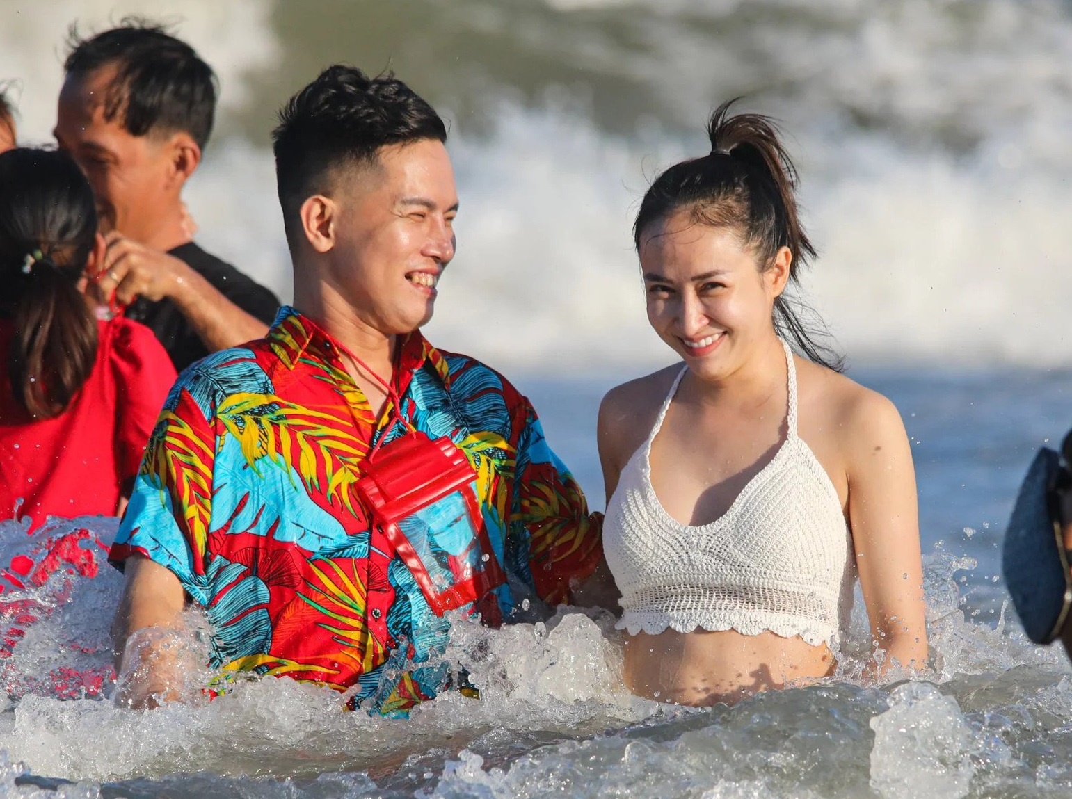 Mua khap ca nuoc trong ky nghi le 30/4 hinh anh