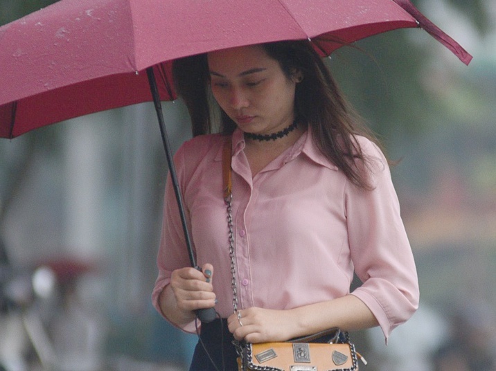 Nam Bo mua lon trong ngay ket thuc ky nghi le hinh anh