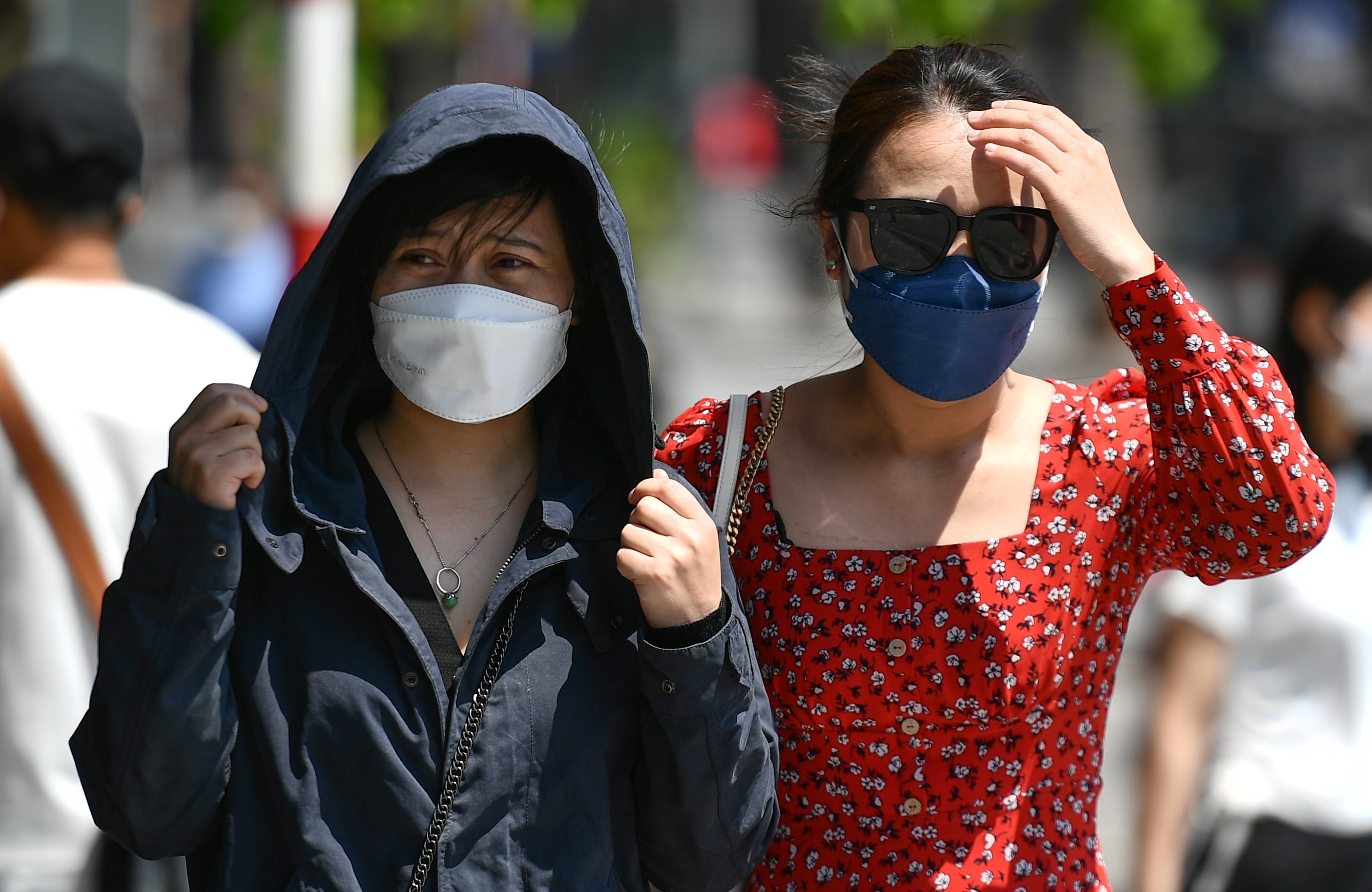 Vi sao nang nong o mien Bac den muon? hinh anh