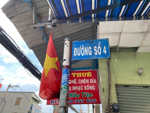 Khon kho vi ten duong trung nhau hinh anh