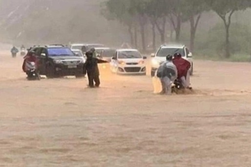 Khong khi lanh tran ve mien Bac co the gay mua dien rong hinh anh