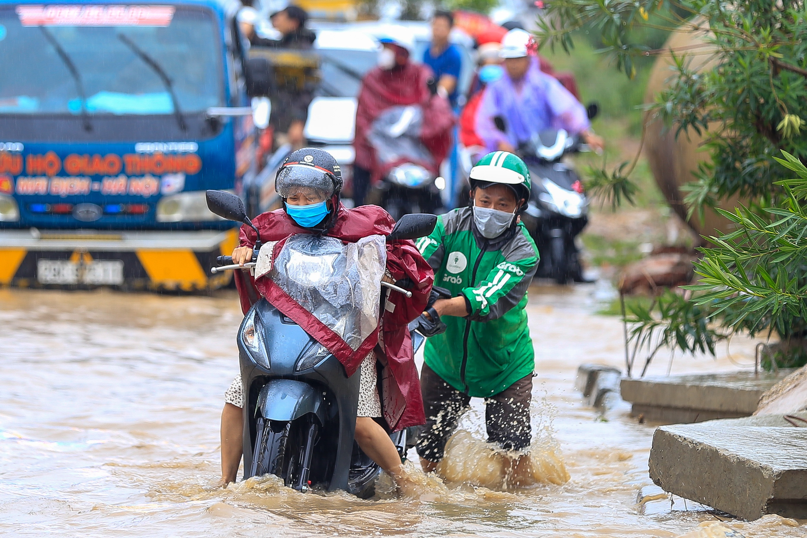 Khi nao mien Bac ket thuc mua ngap? hinh anh