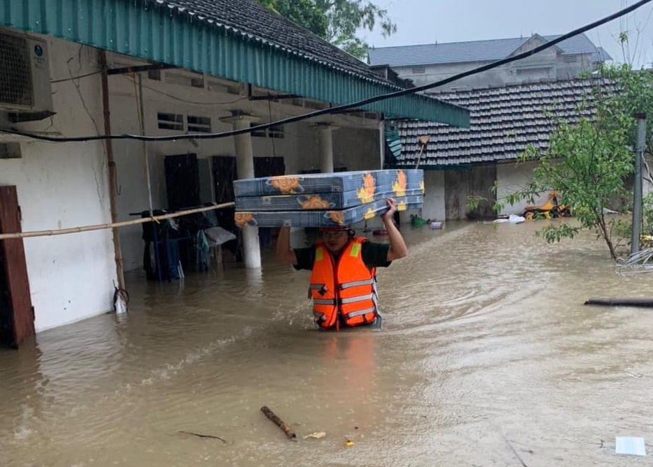 Vinh Phuc vua hung dot mua hon 800 mm, lon chua tung co hinh anh