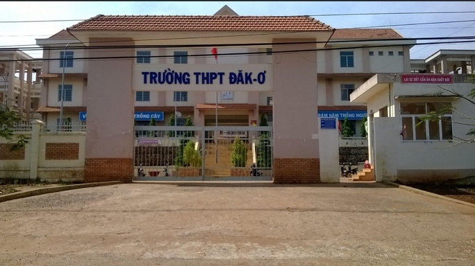 Hieu truong tu vong o san truong hinh anh