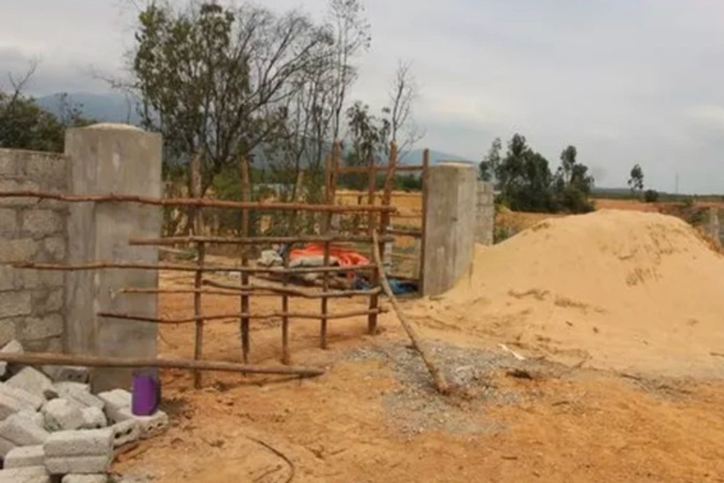 Vo pho bi thu lam chuyen khien ca xa bat binh hinh anh