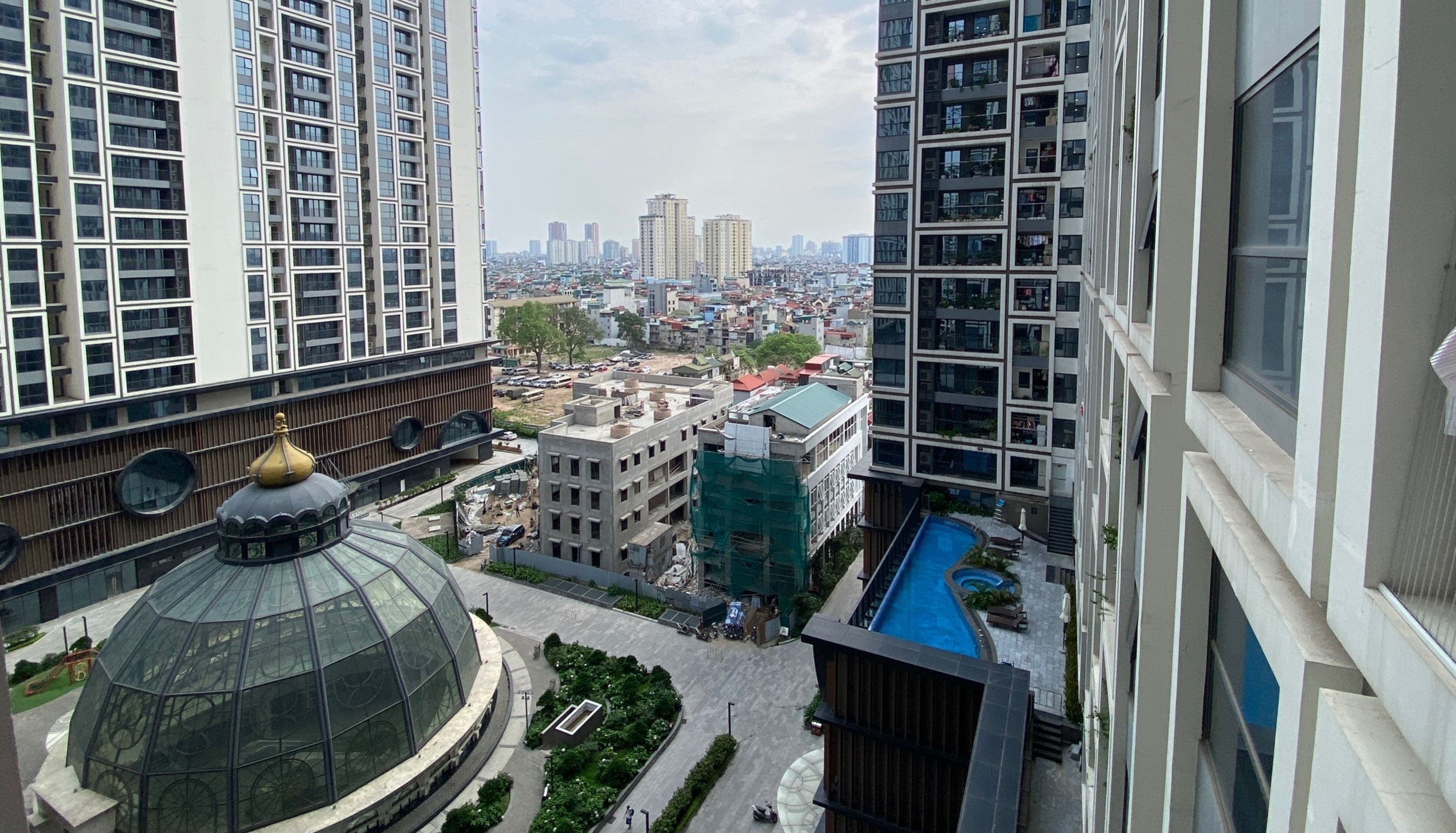 Chung cu 60 trieu/m2 ba nam chua co so hong, thieu tien ich hinh anh