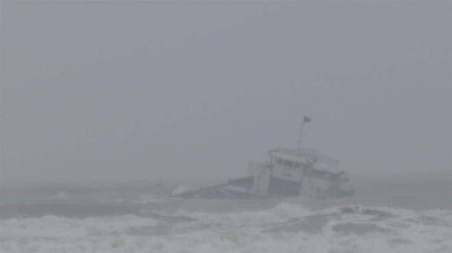 Tim kiem tau ca cho 34 ngu dan troi tu do tren bien Phu Quy hinh anh