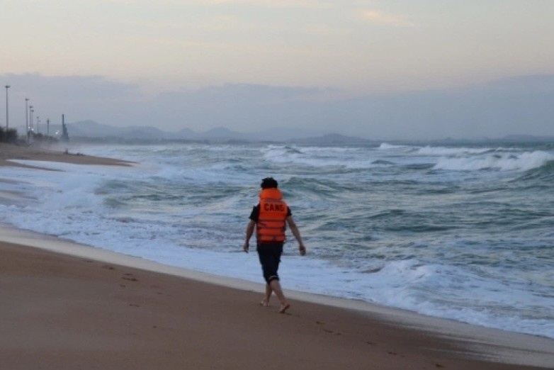 Mot hoc sinh mat tich khi tam bien o Ha Tinh hinh anh