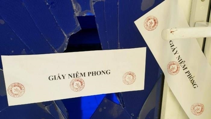 chu tich xa bi danh ghen anh 2