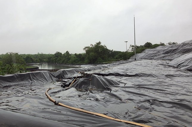 Bai rac Xuan Son de nghi tam dung tiep nhan rac tu toi 23/6 hinh anh