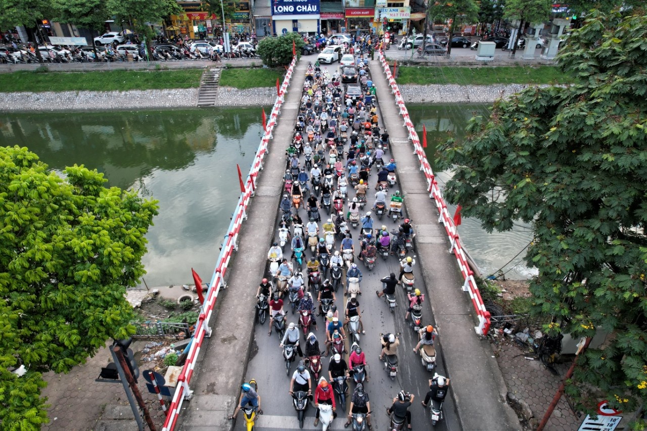 sut lun nen duong doc song To Lich anh 7