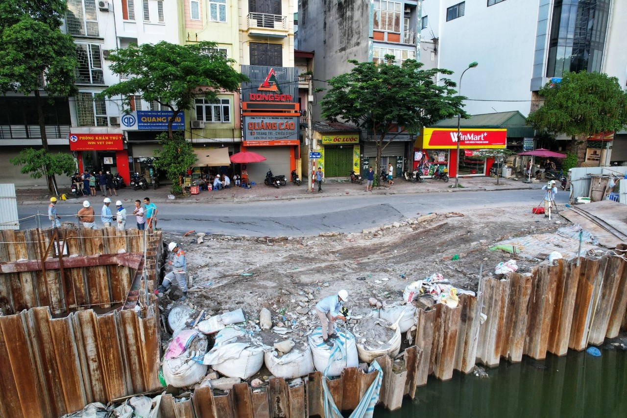 sut lun nen duong doc song To Lich anh 1