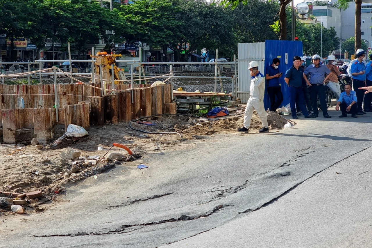 sut lun nen duong doc song To Lich anh 2