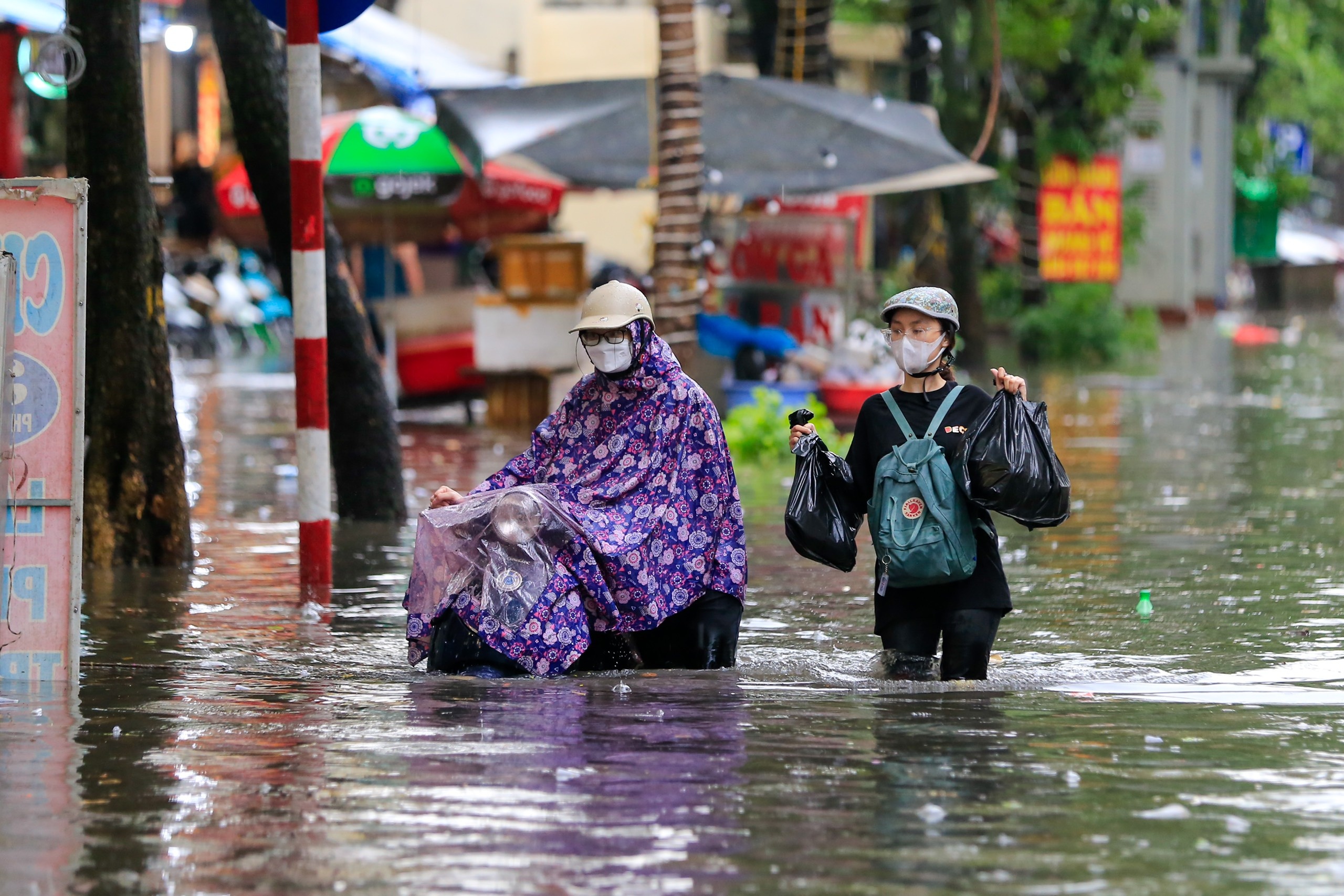 Yeu cau Ha Noi bao cao thiet hai cua nguoi dan sau tran mua lich su hinh anh