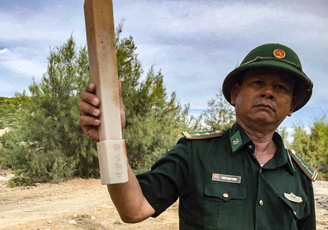 Khanh Hoa thu giu coc nhua ghi chu Trung Quoc hinh anh