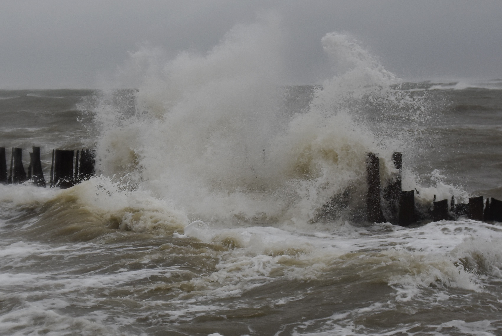 Bien Dong sap hung ap thap nhiet doi hinh anh