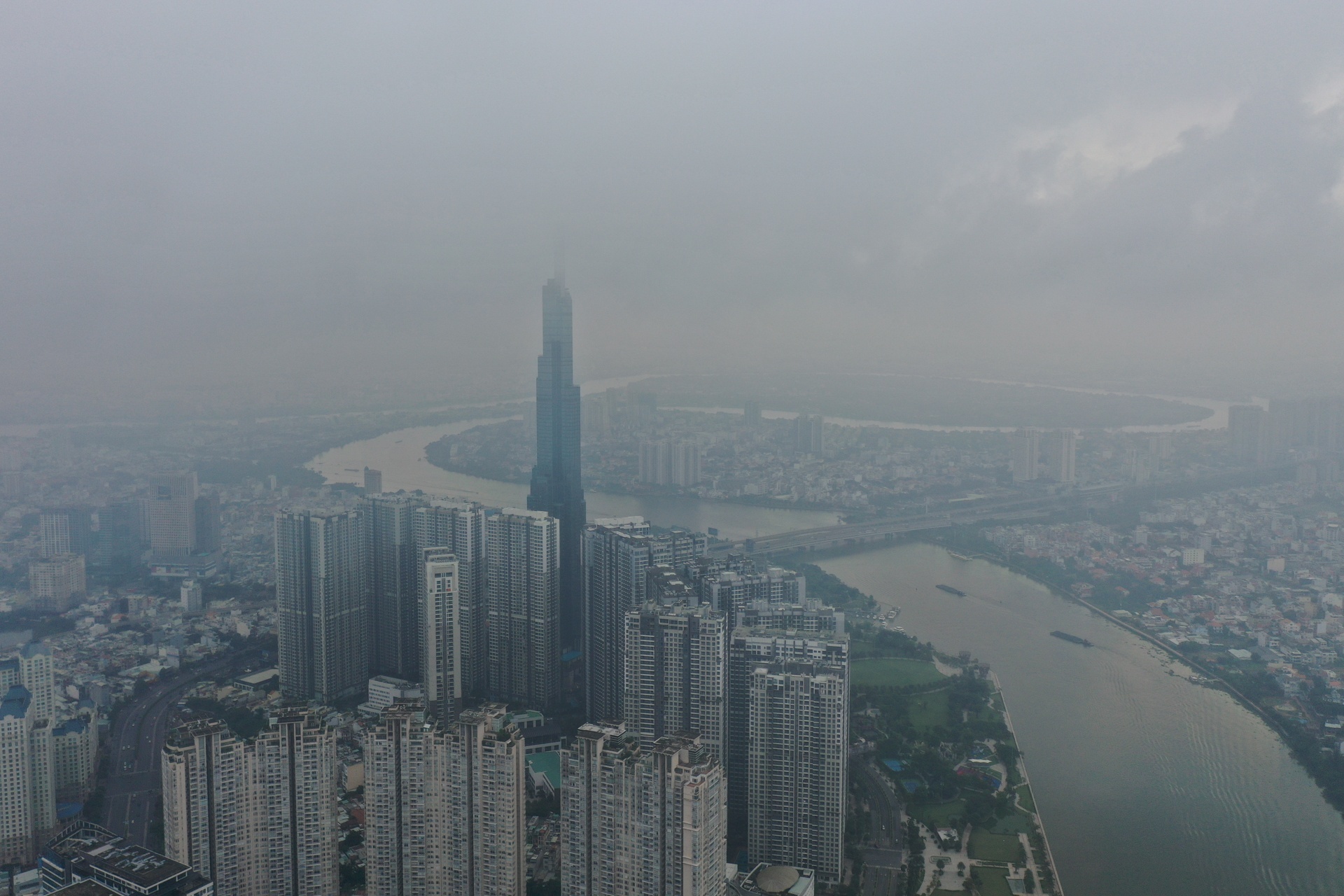vung ap thap tren Bien Dong anh 1