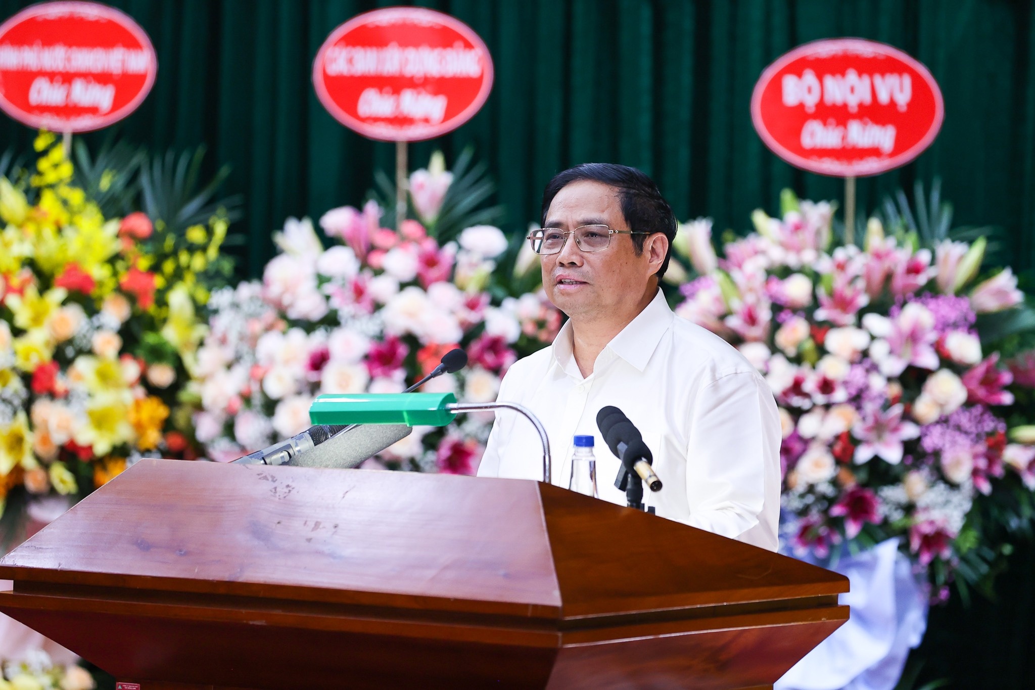 quyen Bo truong Y te Dao Hong Lan anh 1