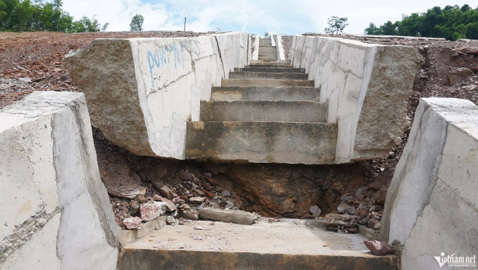 Cong trinh gan 40 ty dong de doa vui lap truong hoc o Thanh Hoa hinh anh