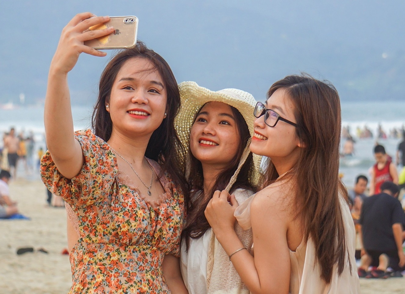 Nguoi dan nghi lien tuc 5 ngay dip 30/4-1/5 hinh anh