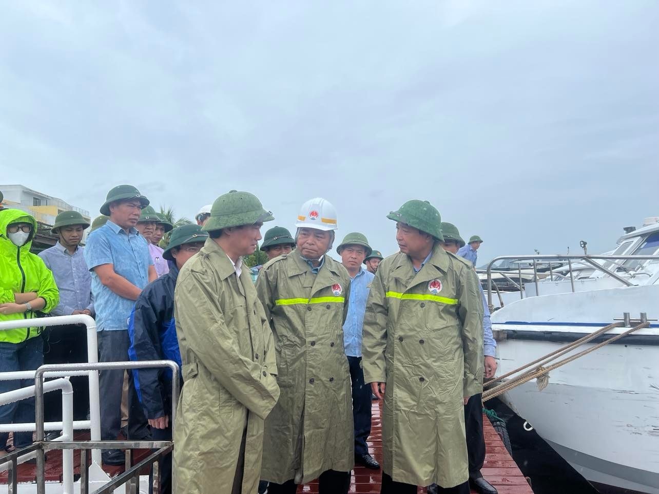 Ha Noi mua lon do bao so 2 anh 2