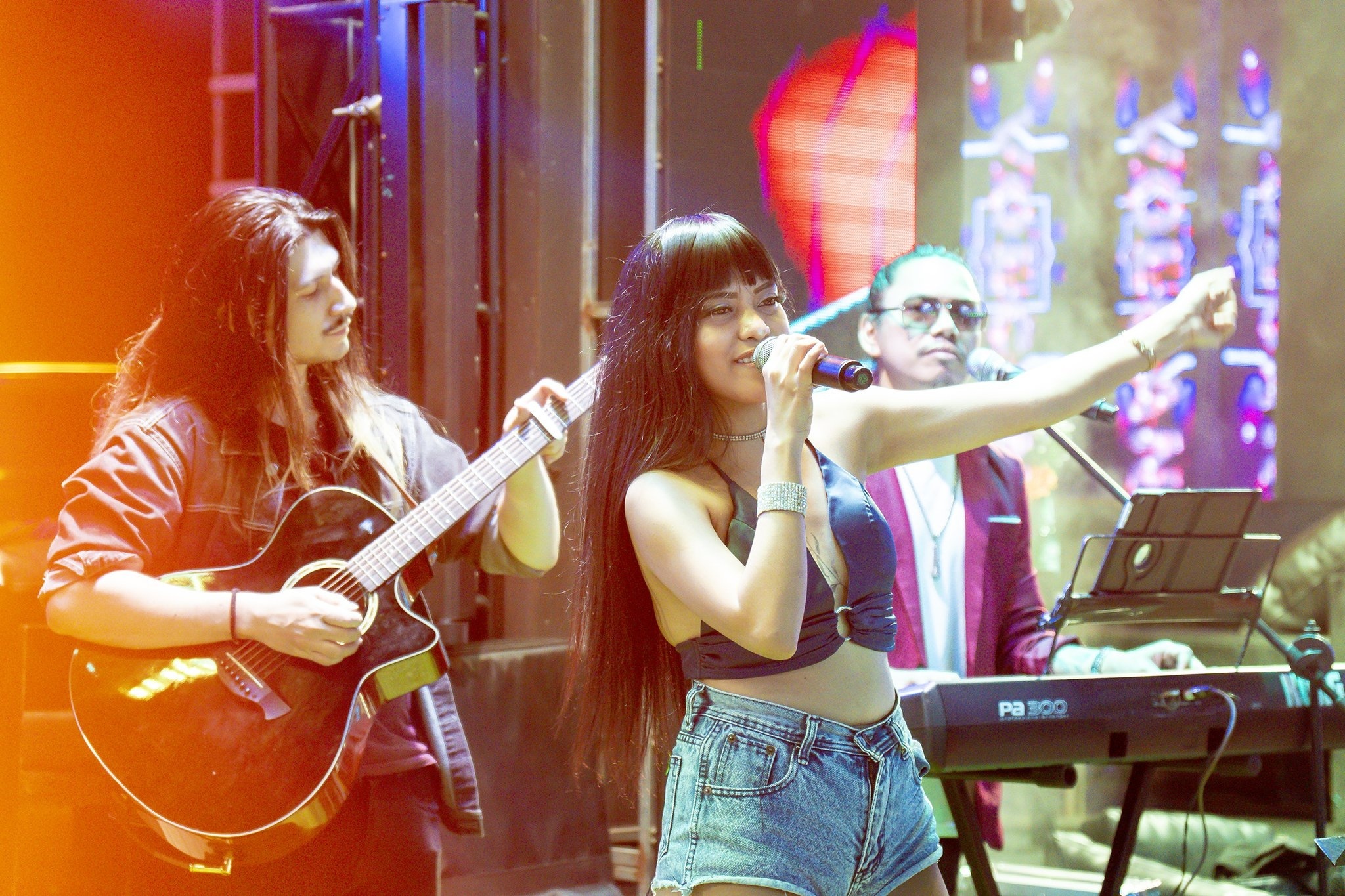 Ha Noi kiem tra tat ca quan karaoke sau vu 3 canh sat PCCC hy sinh hinh anh