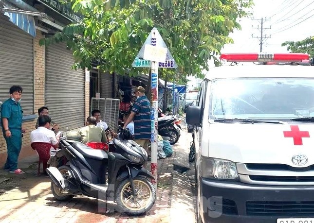 Nguoi phu nu tu vong trong phong tro khoa trai cua o Binh Duong hinh anh
