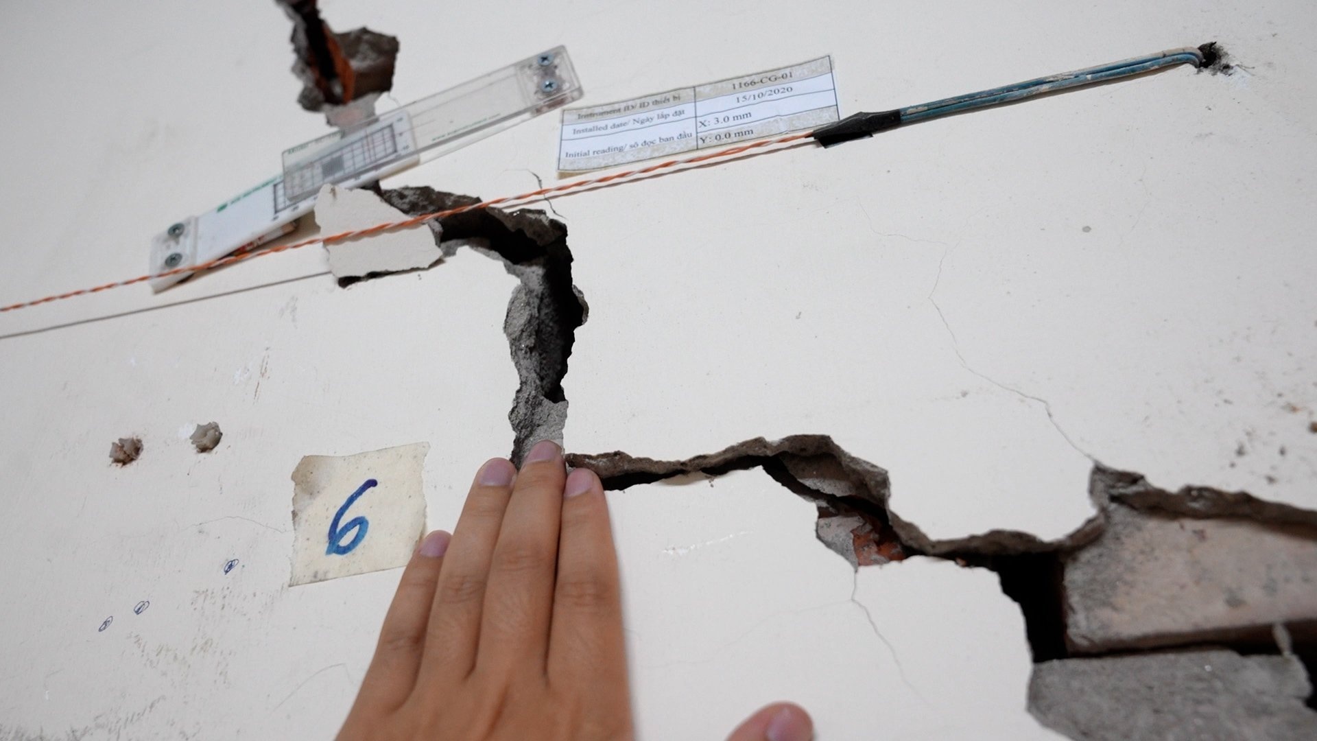 Chu dau tu metro Nhon phan hoi ve tinh trang nha dan bi nut hinh anh