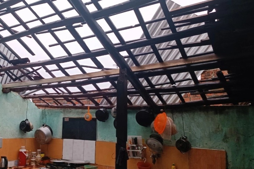 Mien Trung ngon ngang sau vai gio bao Noru quan thao hinh anh