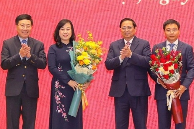 Thu tuong Pham Minh Chinh trao quyet dinh bo nhiem hai tan bo truong hinh anh
