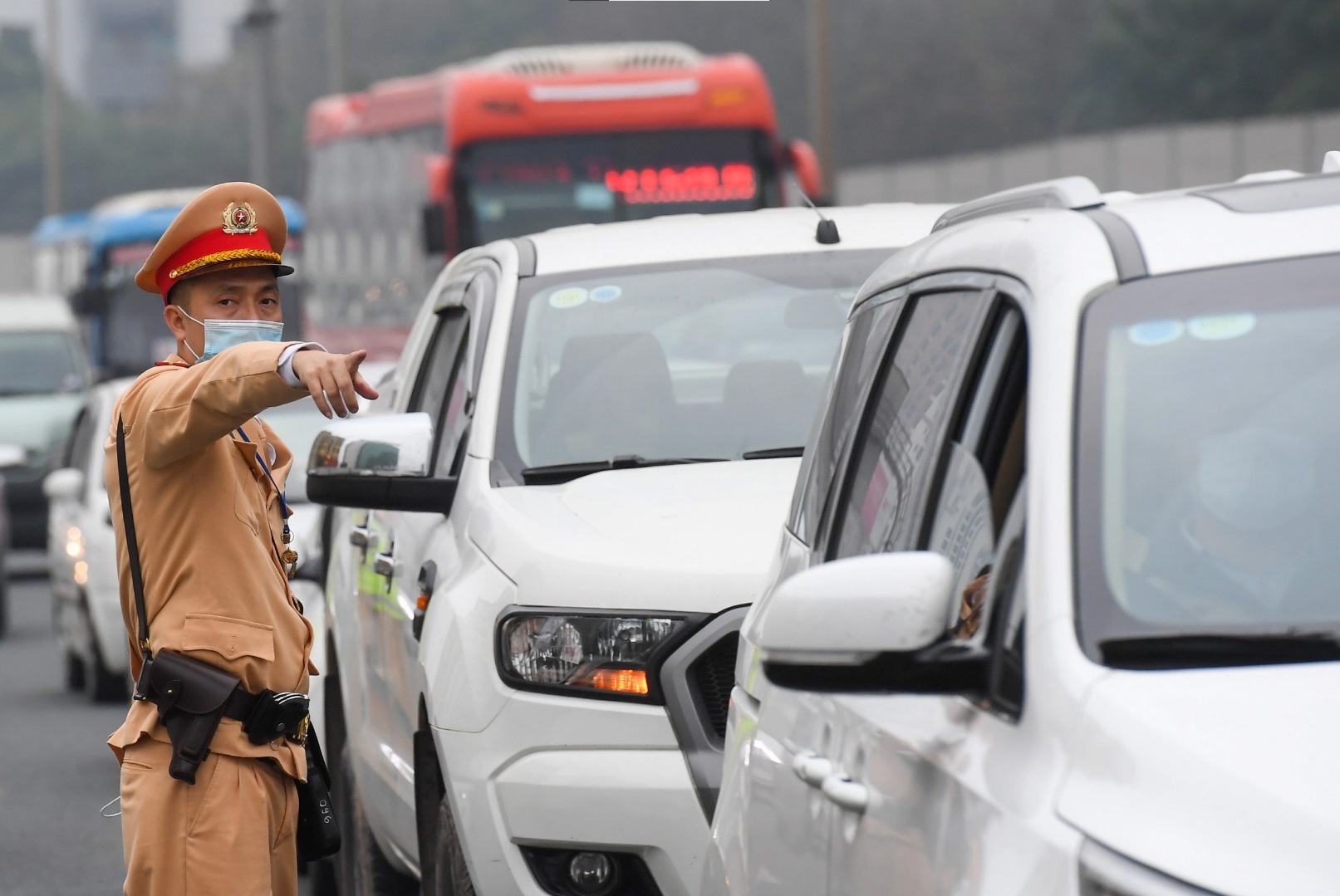 Ha Noi chua chot thoi diem thu phi oto vao noi do hinh anh