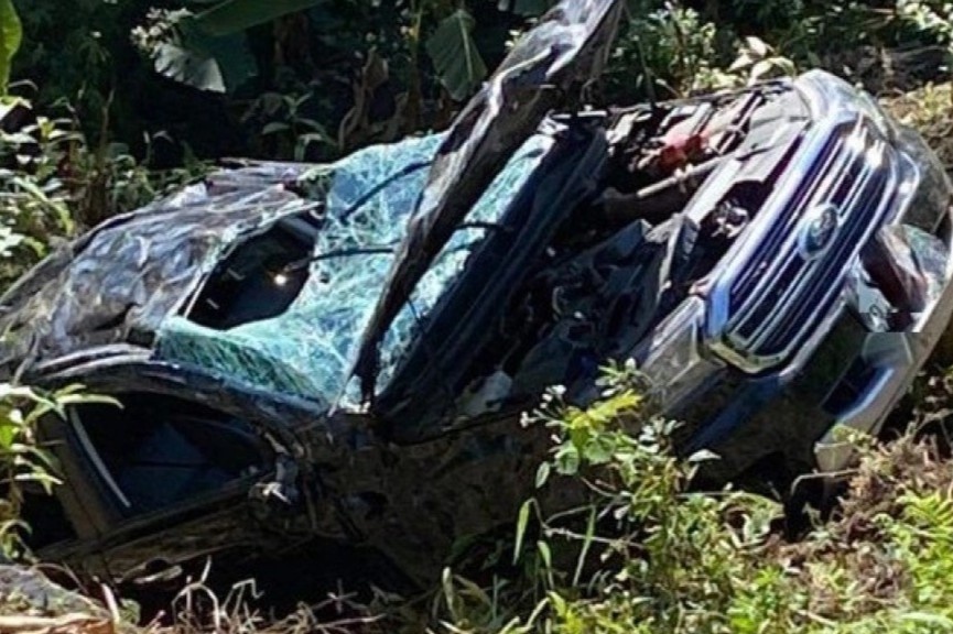 Oto cho 5 can bo di khao sat lao xuong vuc o Bac Kan hinh anh