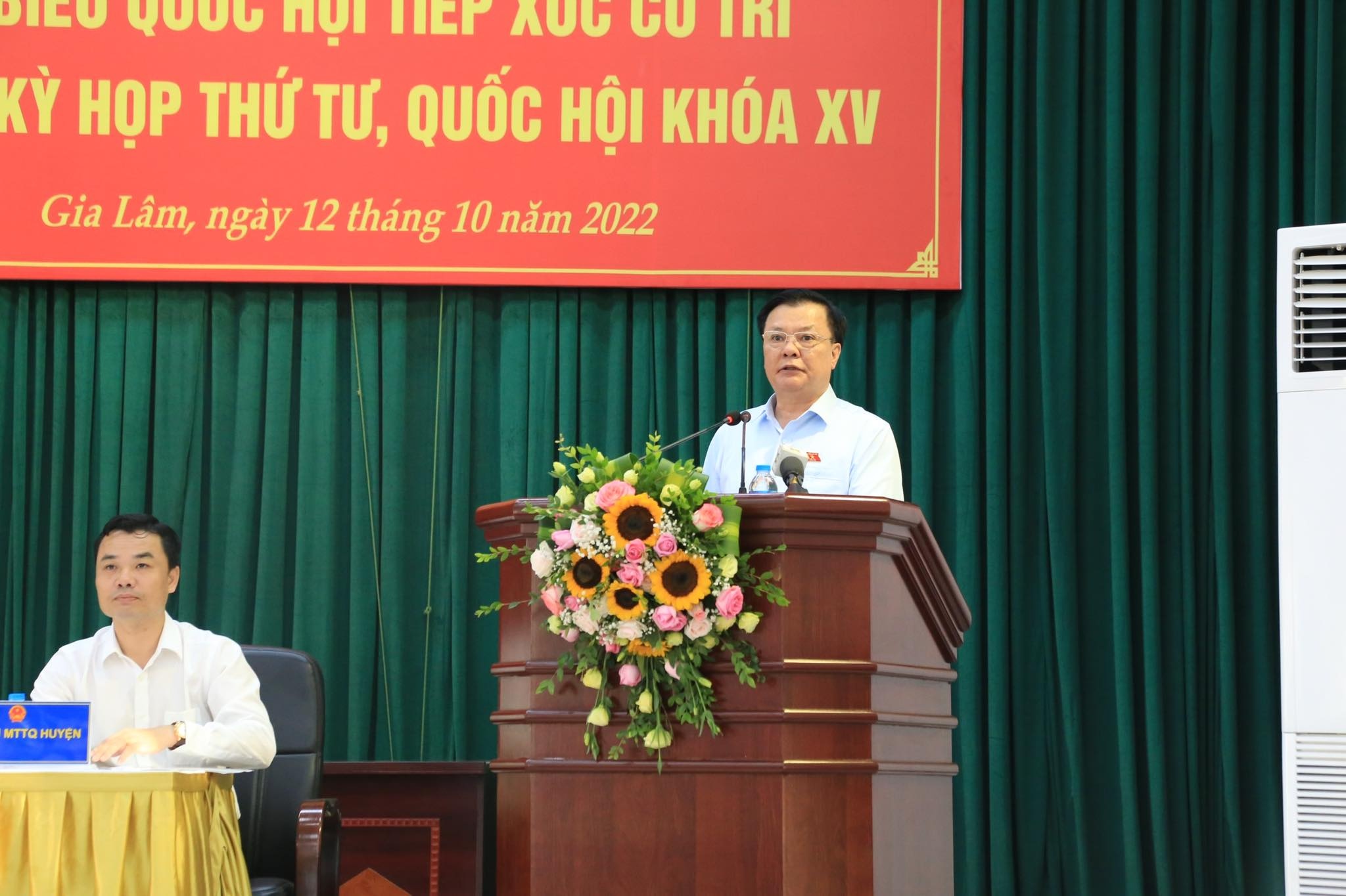 huyen Gia Lam len quan anh 1