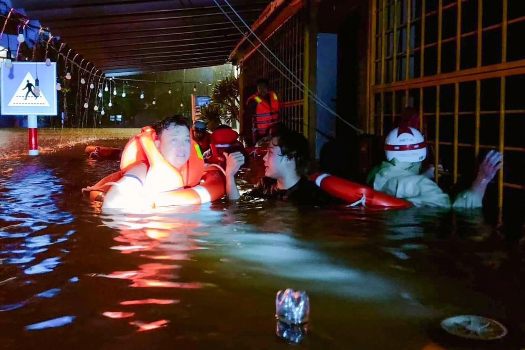 Da Nang trong tran mua ky luc 500 mm hinh anh