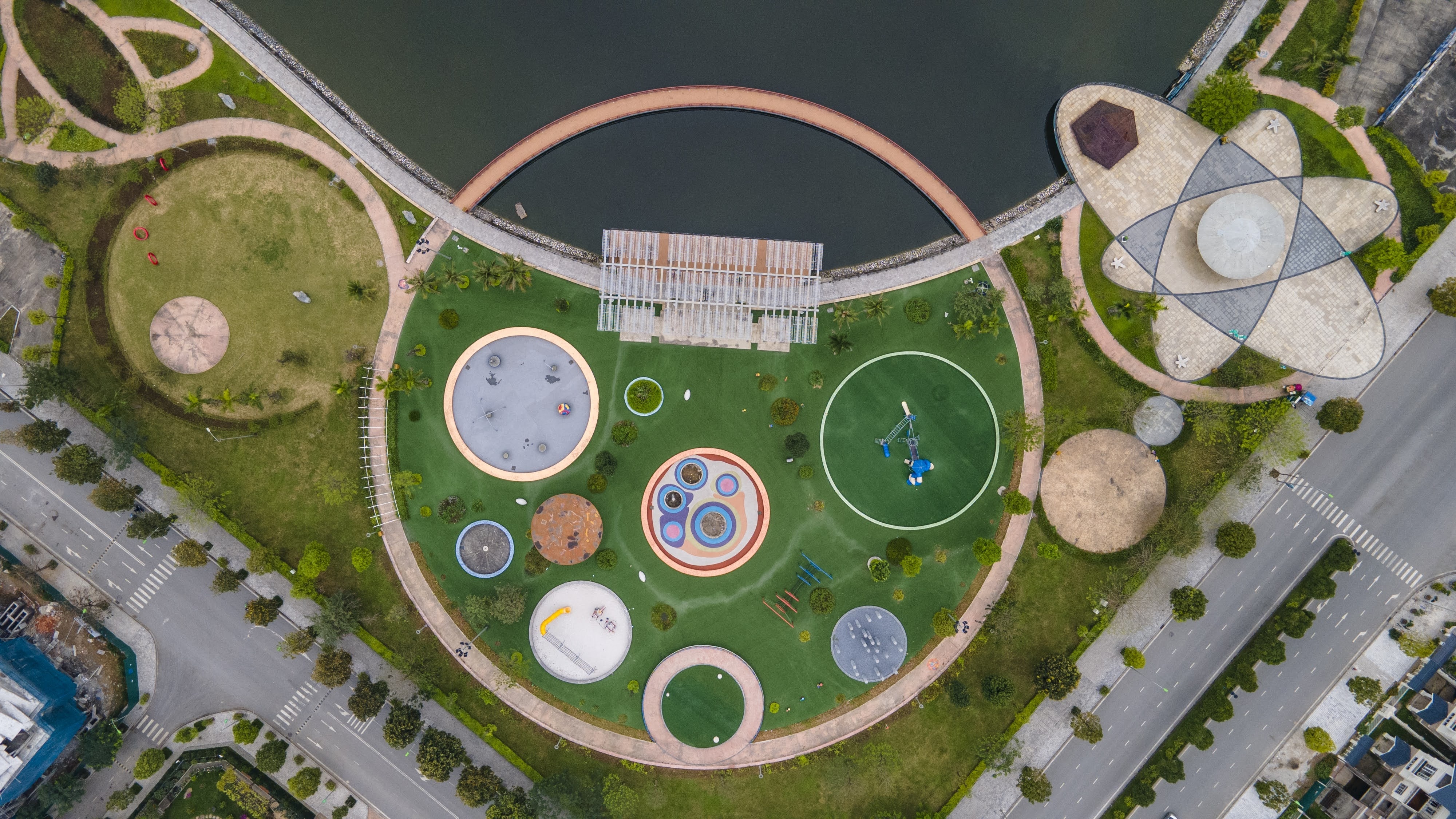 Ha Noi xem xet cho cong vien Thien Van Hoc hoat dong hinh anh