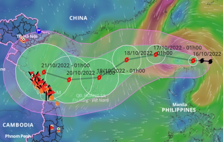 Bien Dong sap hung bao manh cap 12 hinh anh
