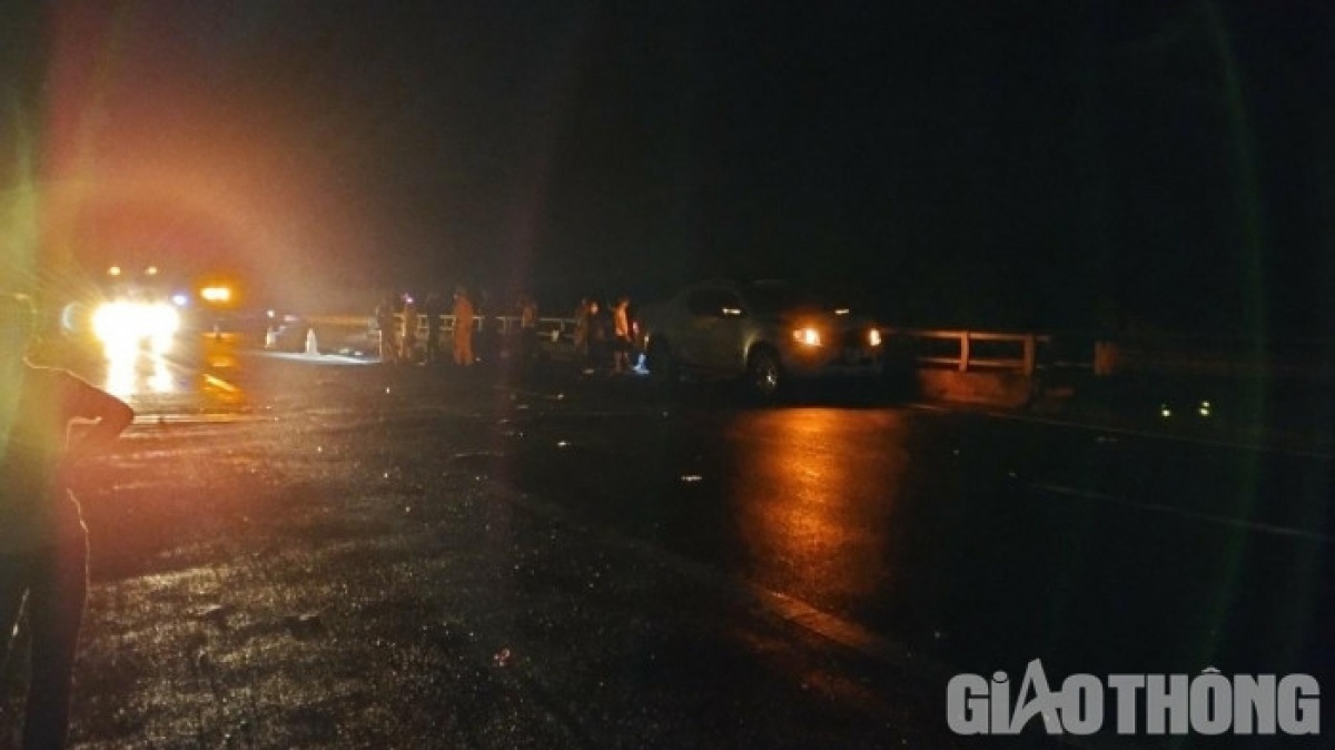 Bang qua duong cao toc, mot phu nu o Yen Bai bi oto tong chet hinh anh